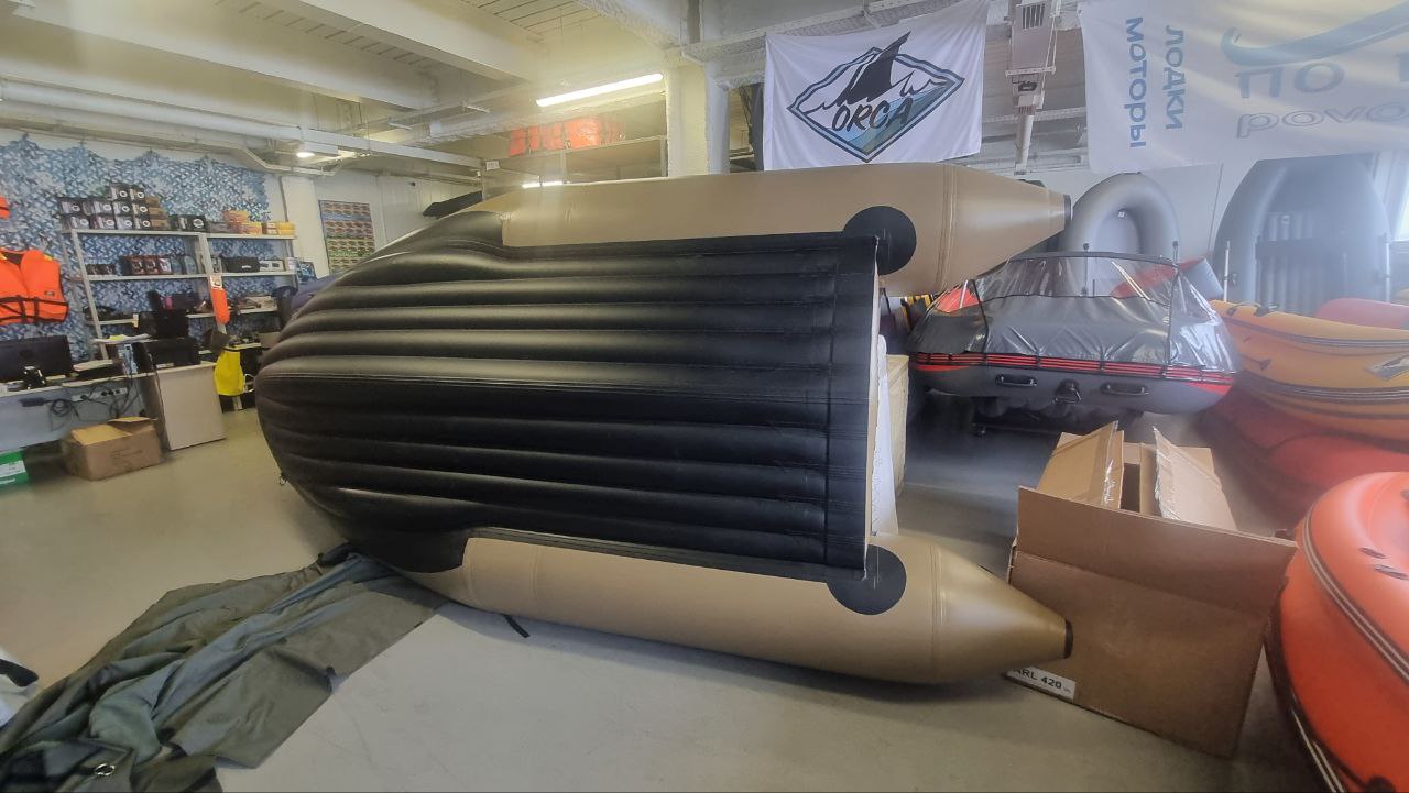 Лодка Badger Air Line 420