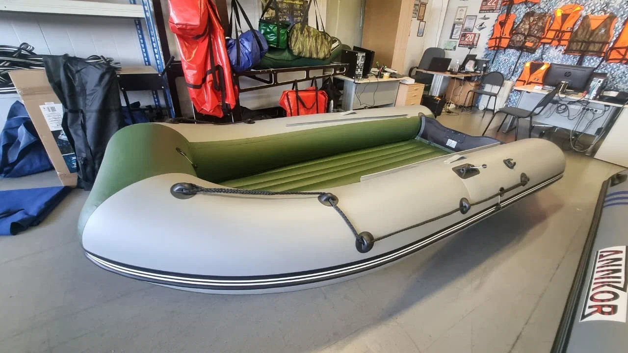 Лодка Reef Тритон 390 НД